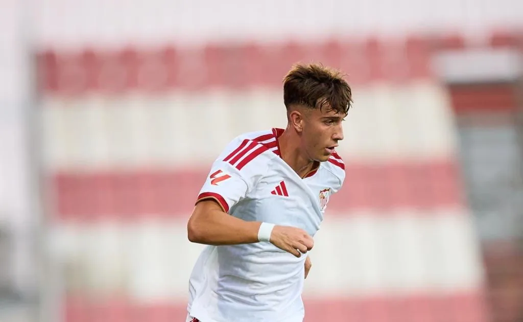 Sevilla: Miguel Sierra destaca en pretemporada y se perfila para el debut liguero
