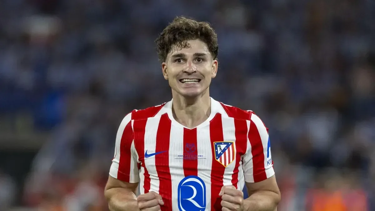 El Barcelona activa planes alternativos mientras la situación de Julián Álvarez sigue sin resolverse