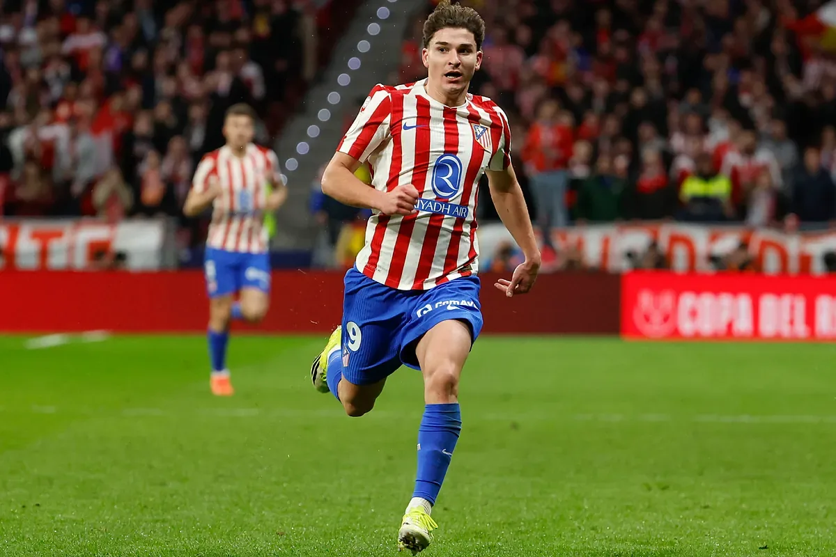 La RFEF abre expediente al Barcelona y a Julián por presunto acoso para un fichaje