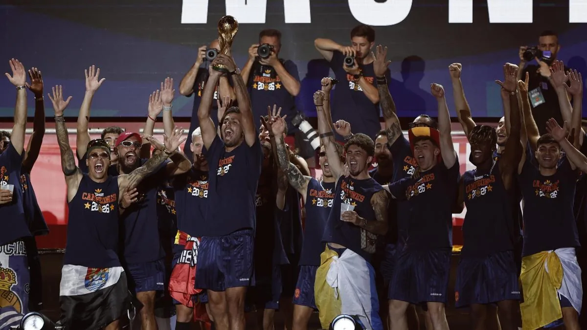 Madrid celebra el triunfo de la Selección Española con fiestas y ausencias