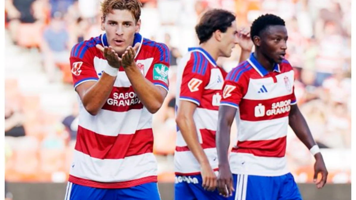 Granada CF vence al Almería en Los Cármenes con goles de Pascual y Alemañ