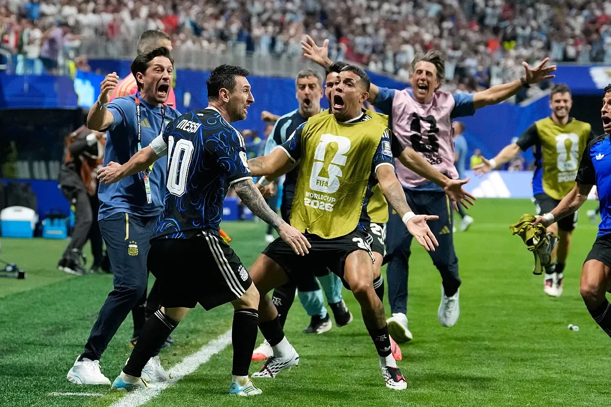 Argentina remonta ante Inglaterra y se prepara para la final del Mundial contra España