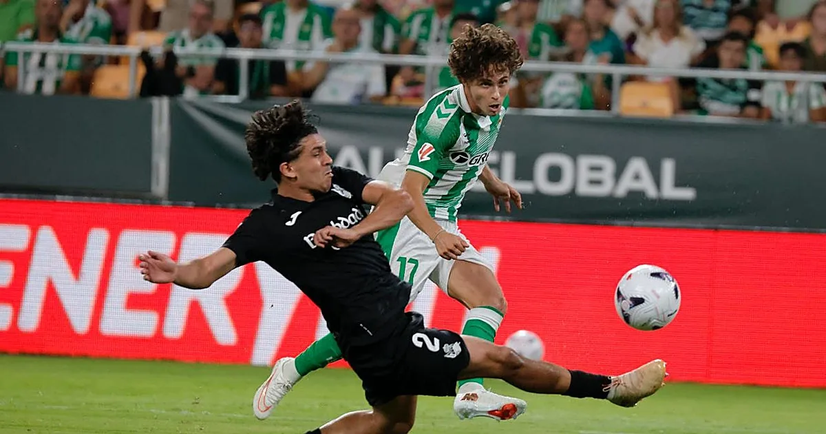 El Betis inicia LaLiga con victoria en La Cartuja gracias a Riquelme