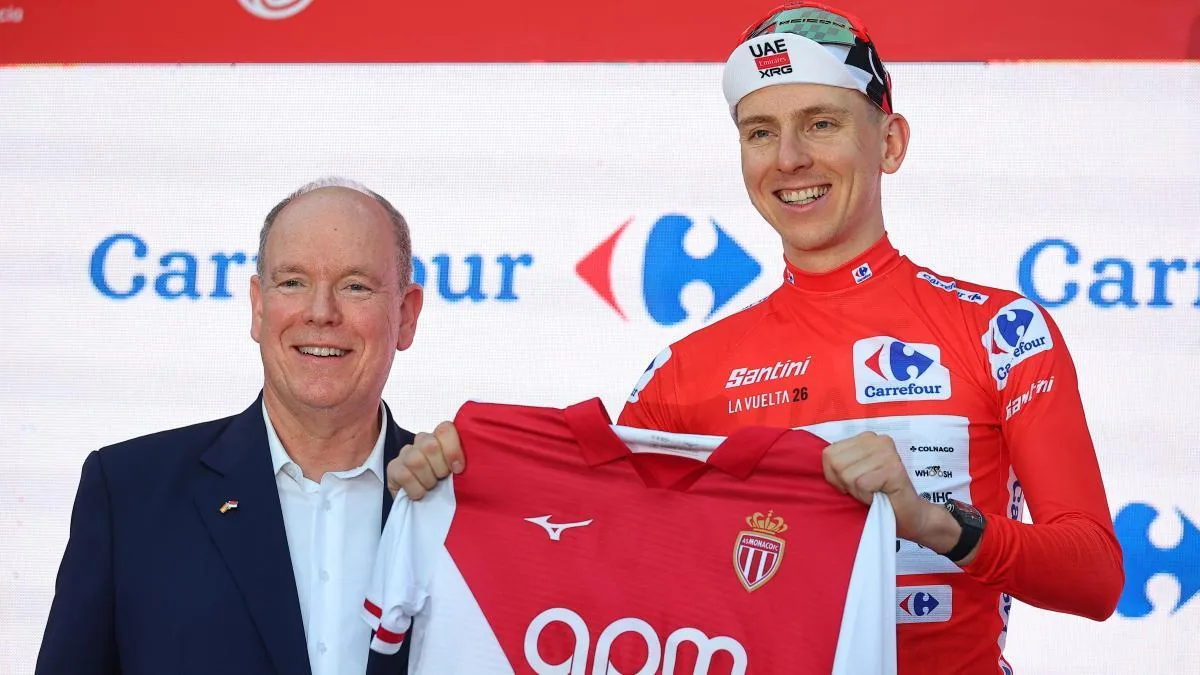 Mónaco ve a Pogacar vestirse de rojo por primera vez en La Vuelta