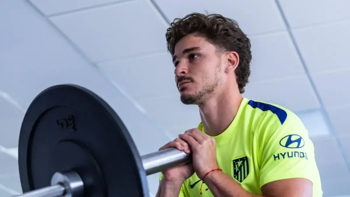Julián Álvarez insiste en jugar en el Barcelona y se reúne con sus agentes