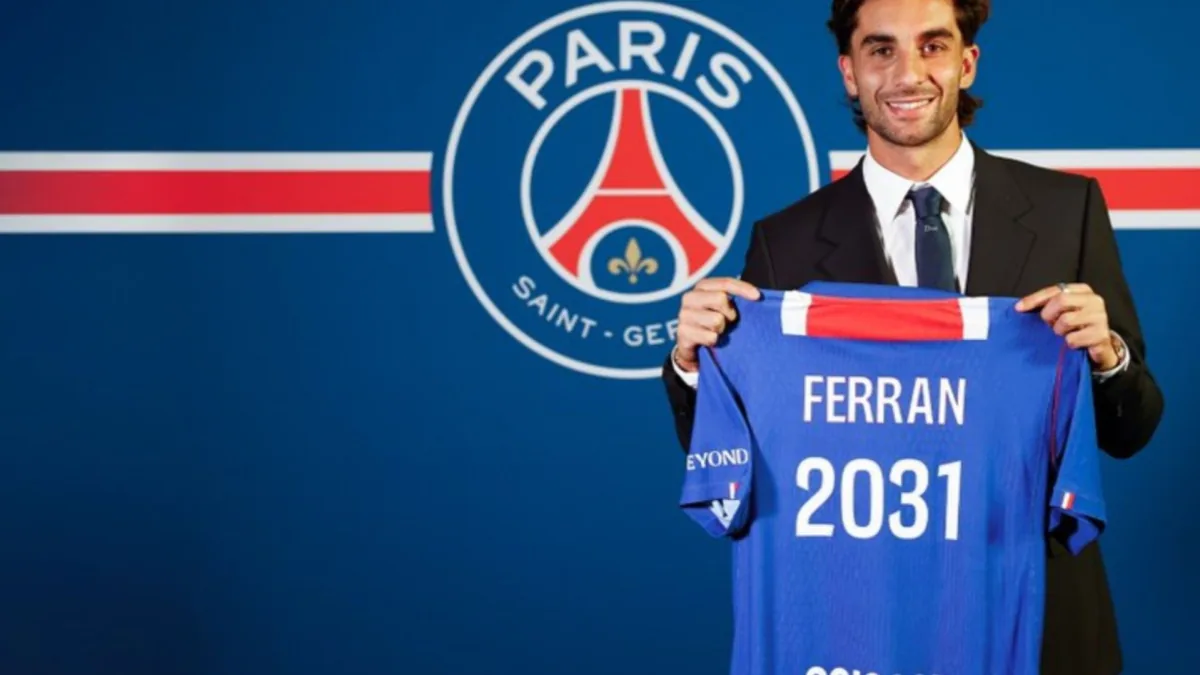 Foios celebra la llegada de Ferran Torres al PSG