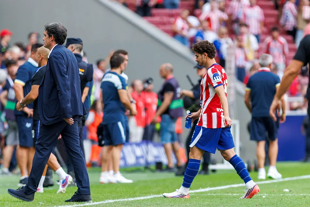 El Metropolitano vive un partido intenso con pitos a Julián Álvarez y un empate entre Atlético y Villarreal