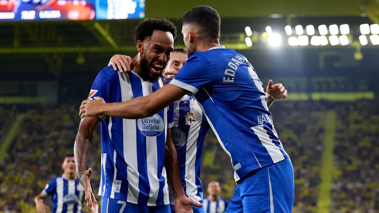 A Coruña celebra el impacto de Aubameyang en el Deportivo