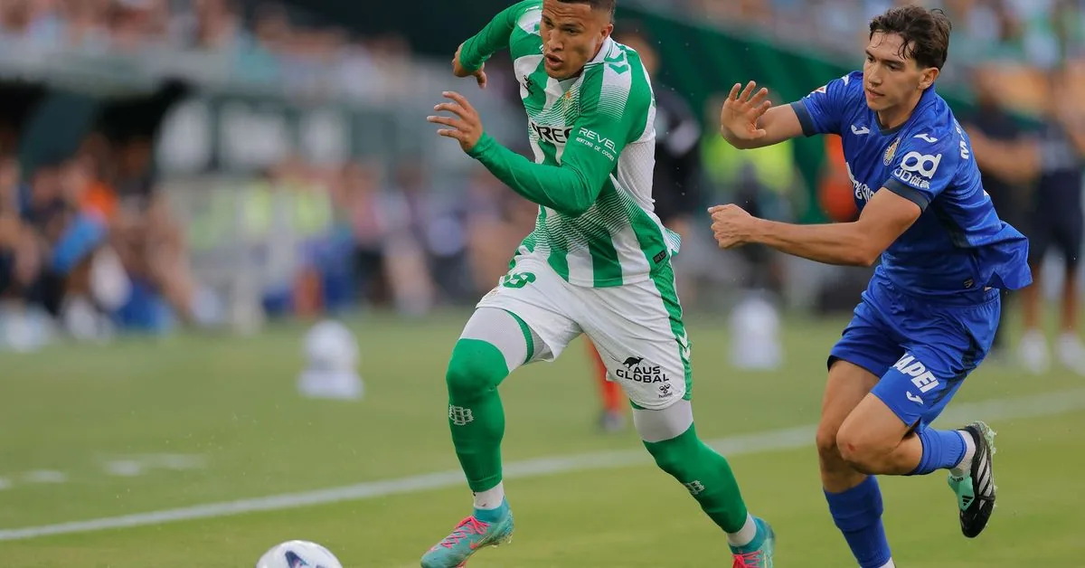 El Betis toma la delantera ante el Getafe con gol de Abde